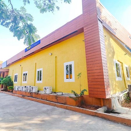 Fabexpress Airport Stay Inn - Nr Hyderabad International Airport, Shamshabad Zewnętrze zdjęcie