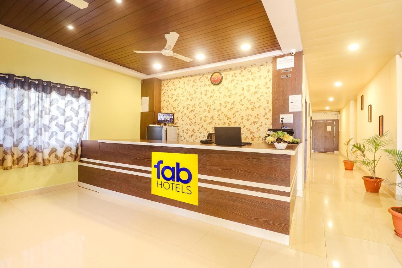 Fabexpress Airport Stay Inn - Nr Hyderabad International Airport, Shamshabad Zewnętrze zdjęcie