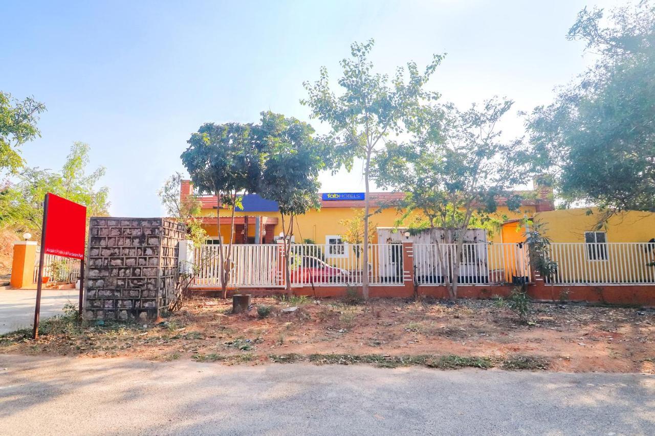 Fabexpress Airport Stay Inn - Nr Hyderabad International Airport, Shamshabad Zewnętrze zdjęcie